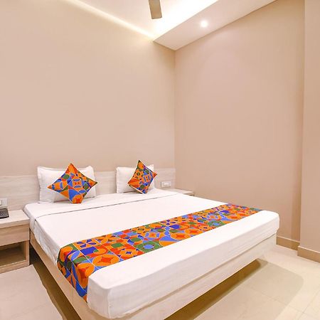 Fabhotel Kitchen Q Inn - Belaghata 加尔各答 外观 照片