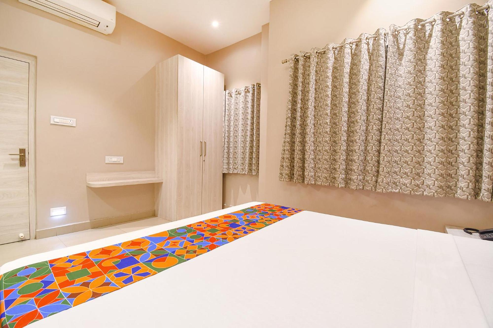 Fabhotel Kitchen Q Inn - Belaghata 加尔各答 外观 照片
